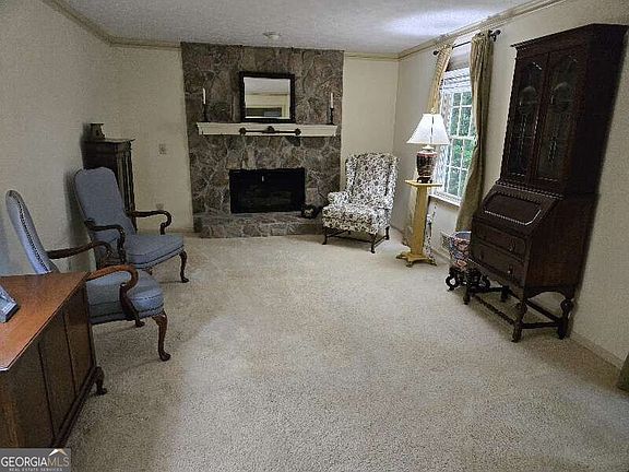 5th image of 1726 W Point Cir