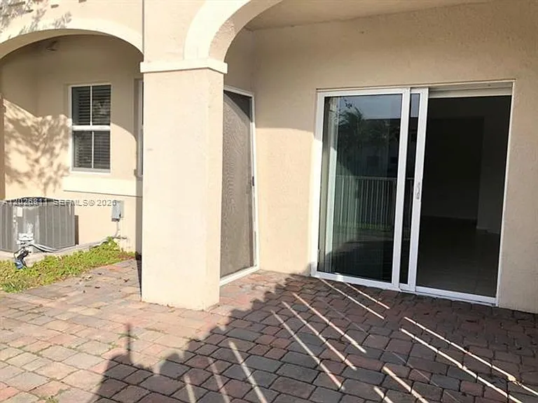 8960 NW 97th Ave #102 — Photo 5