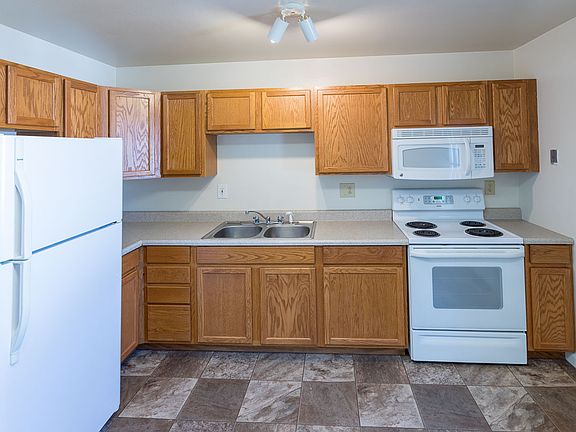 5th image of 152 Washington St #158
