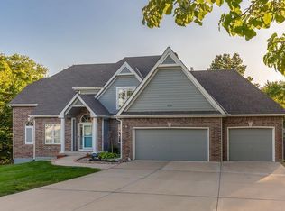 8204 NW High Point Dr, Weatherby Lake, MO 64152