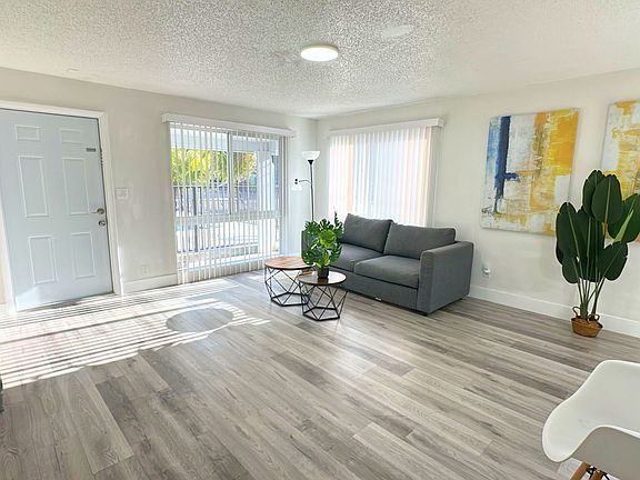 3rd image of 412 Sunset Dr #11377692