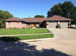 12 Camelot Way, Kearney, NE 68845