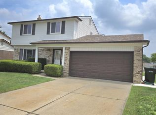 37742 Evergreen Dr, Sterling Heights, MI