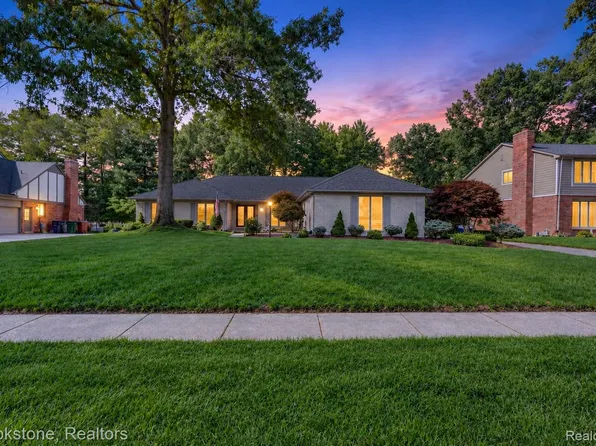 11921 Rain Tree Ct, Shelby Township, MI 48315