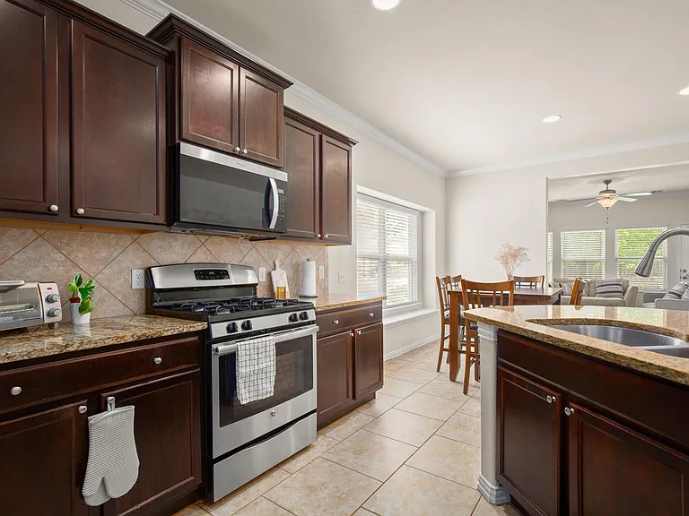 10012 Epic Knoll Dr — Photo 14