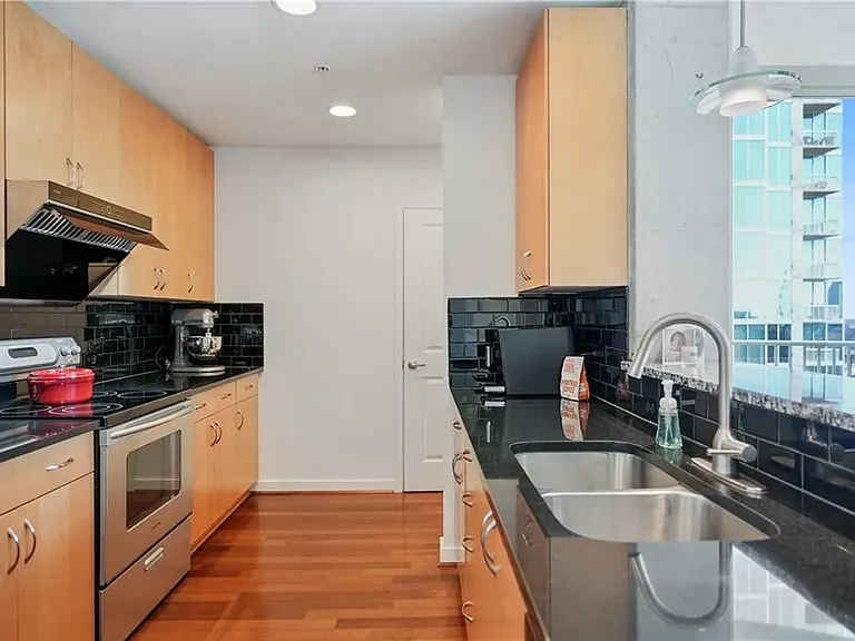 860 Peachtree St NE #1302 — Photo 9