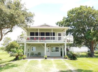 1343 W Bayshore Dr, Palacios, TX 77465