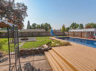 7966 Division Rd, White City, OR 97503