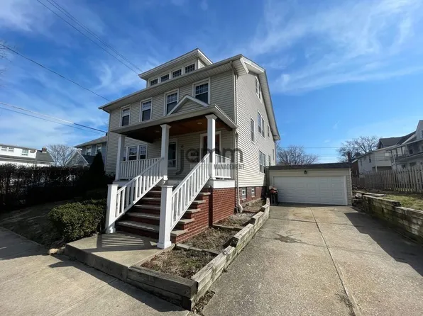 1143 Cranford Ave, Lakewood, OH 44107