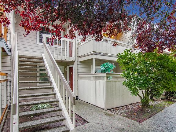 5th image of 14200 NE 171st St Unit F204