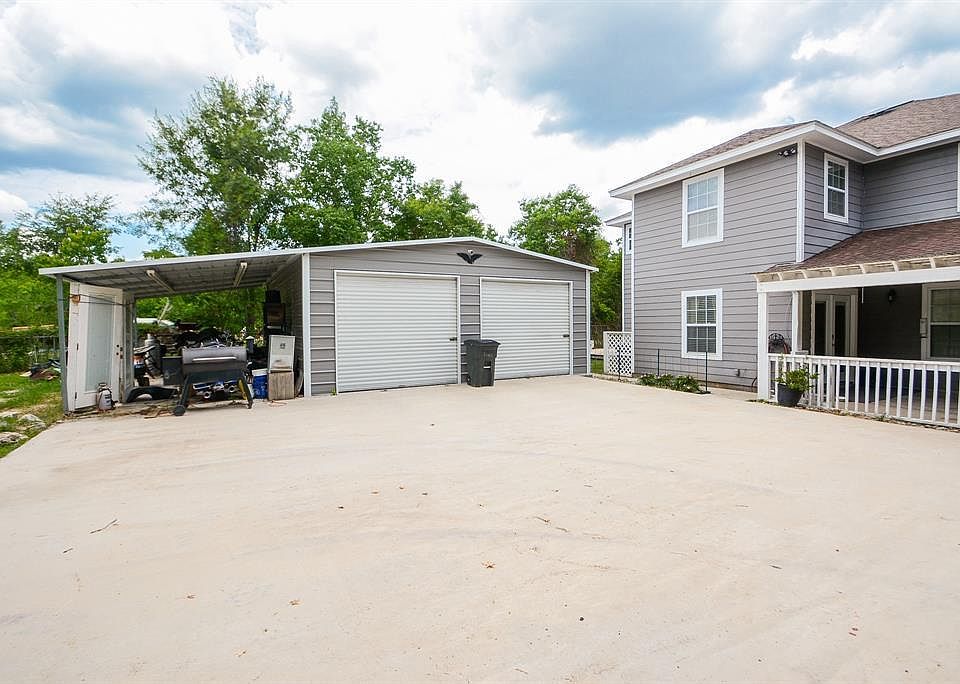 1st image of 20080 Ravenwood Dr