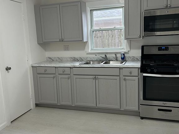 4th image of 357 Roxboro Rd