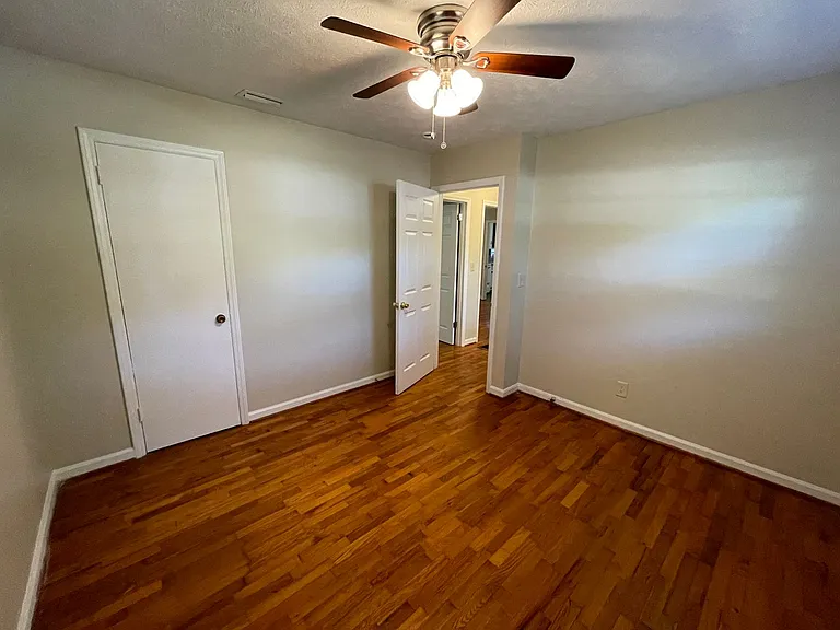 318 Garden Ave SE — Photo 13