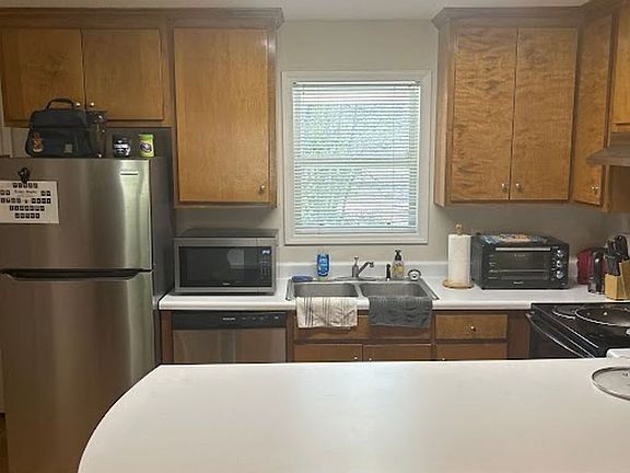 3rd image of 281 Marshbanks St #2