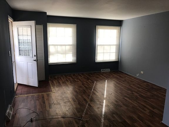 3rd image of 483 Sidney Ave Unit A
