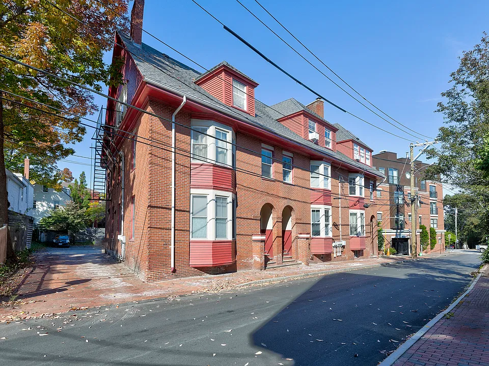 3 Walker St #3