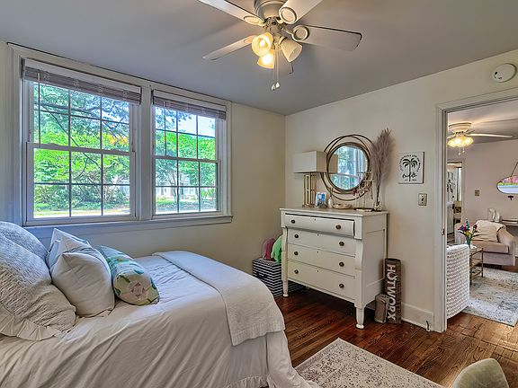 5th image of 332 S Harden St