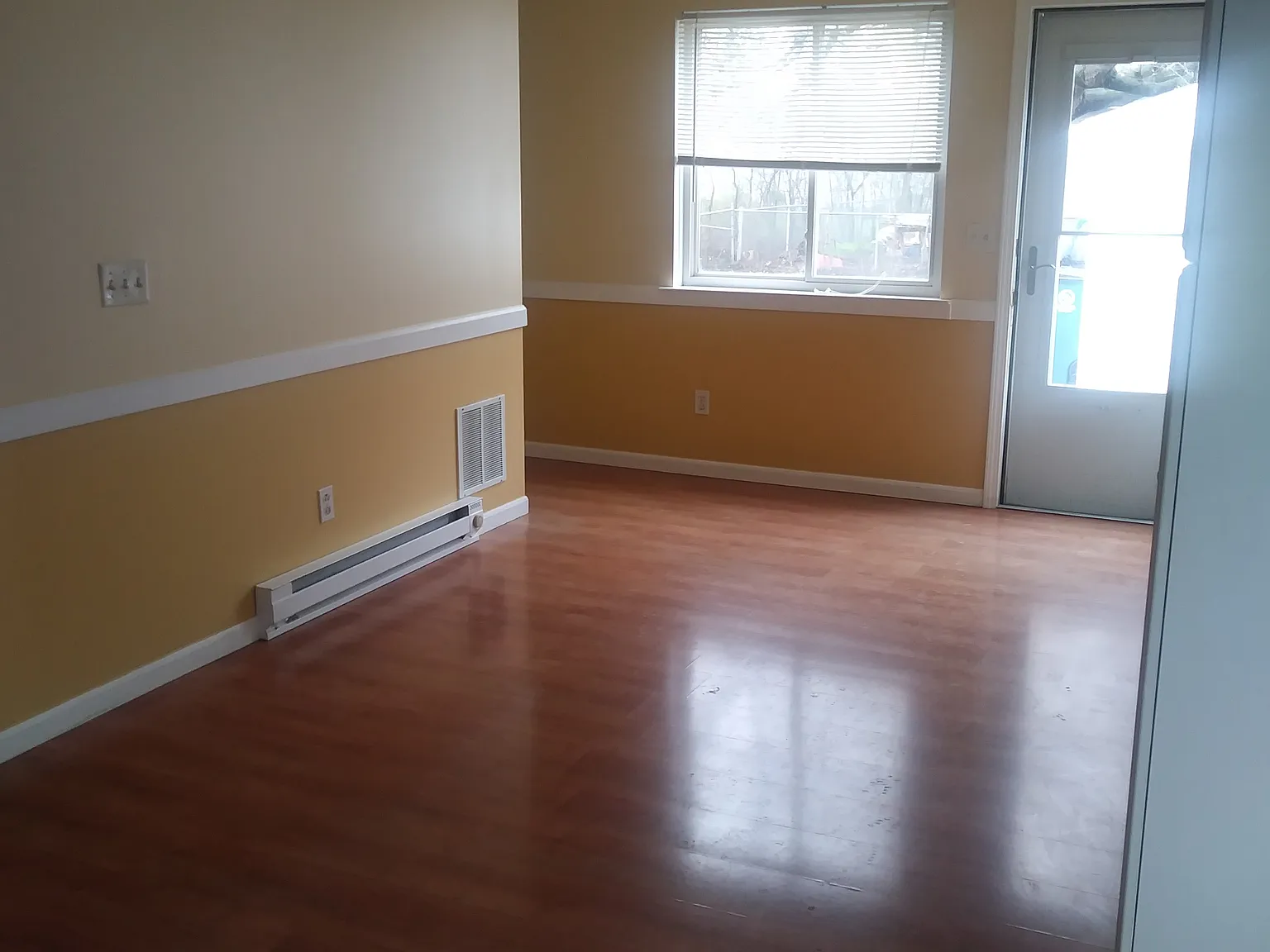 3 bed, 1050 sqft, $1,800 — Photo 4