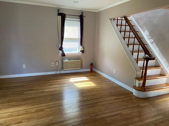 3rd image of 27 79th Ave
