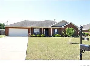 425 Longwood Trl