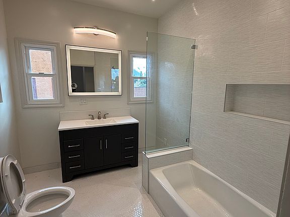 3rd image of 1035 Meadowbrook Ave