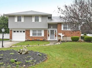 134 Hobart St, East Islip, NY 11730