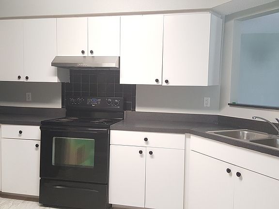 4th image of 1715 76th Avenue Dr E