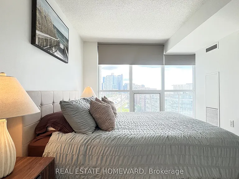 38 Dan Leckie Way #1512 — Photo 14