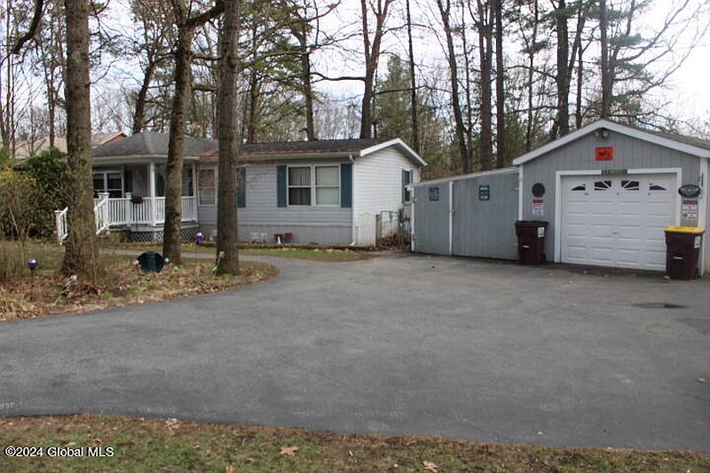 4th image of 607 Geyser Road