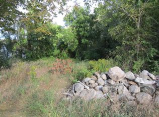 40 Quissett Rd, Mendon, MA 01756