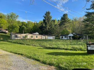 46 Oak St, Glouster, OH 45732