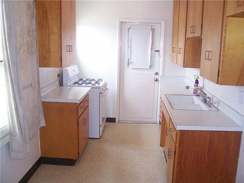 3rd image of 2211 Flintridge Dr