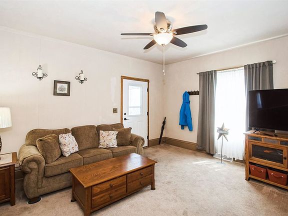 4th image of 302 Franklin St