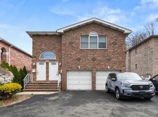 687 Edgewater Ave #1, Ridgefield, NJ 07657