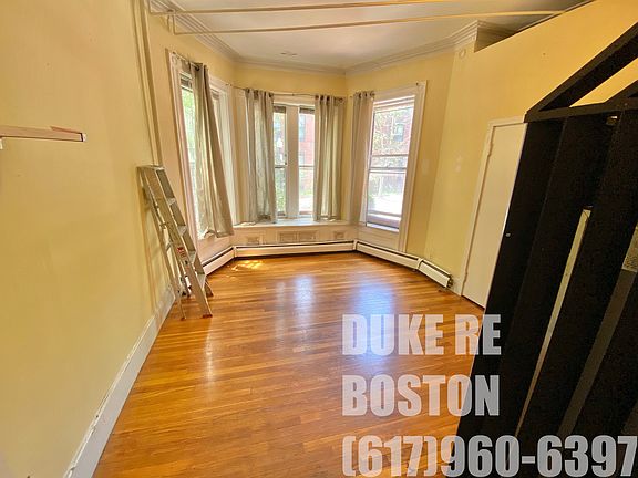 3rd image of 28 Cumberland St APT 3