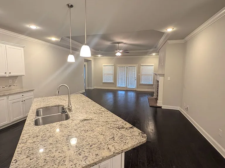 207 Blackwood Dr NW — Photo 6