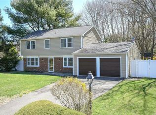 10 Valiant Dr, South Setauket, NY 11720