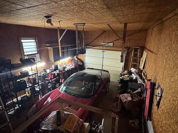 4th image of 2402 Allen Ave