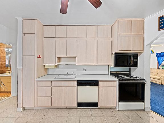 5th image of 7409 Avenue