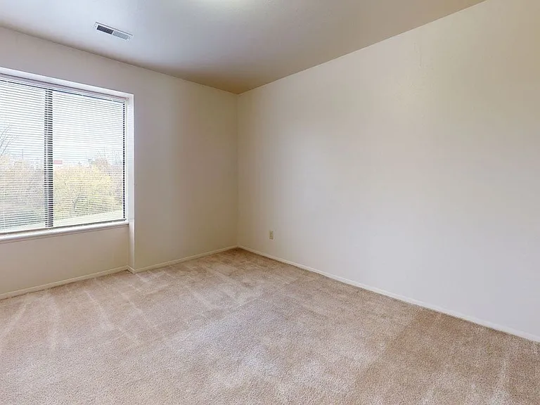 Trappers Cove Apartments — Photo 78