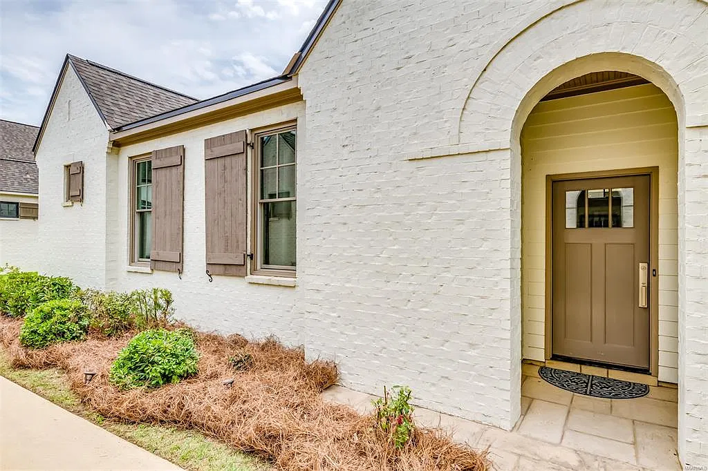 4 bed, 2.5 bath, 2473 sqft, $3,000 — Photo 4