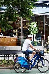 Rented by R New York