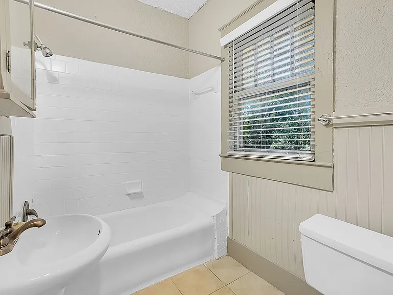 Highland Court II Apartments — Photo 4
