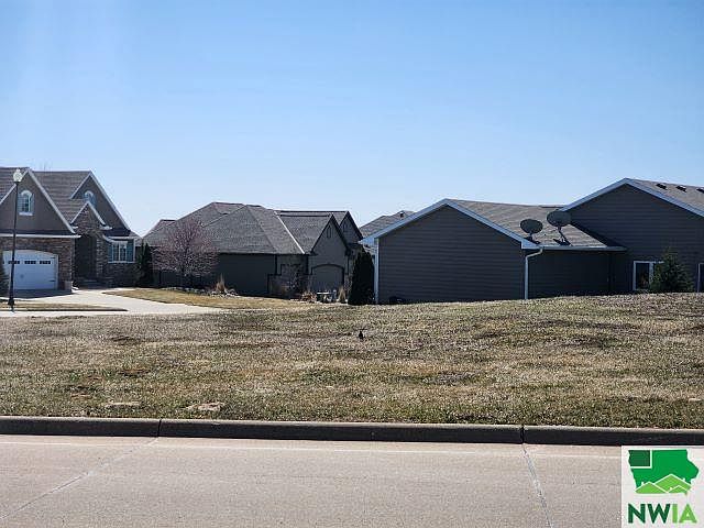 2nd image of 6499 Mickelson St
