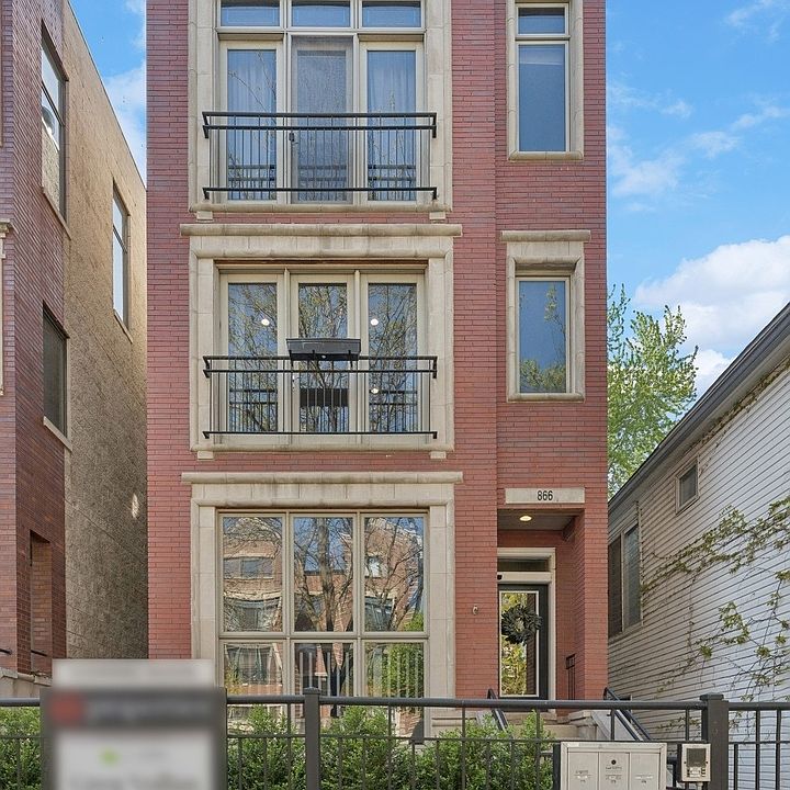1st image of 866 N Paulina St #2