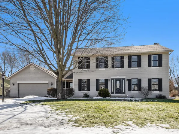 1330 Meadow Green Ct SE, Caledonia, MI 49316