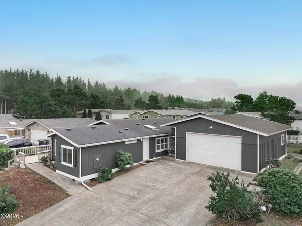 520 NE 58th St, Newport, OR 97365