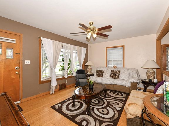 2nd image of 2426 5th AVENUE