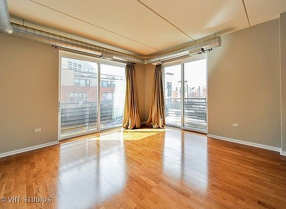 2nd image of 873 N Larrabee St APT 211