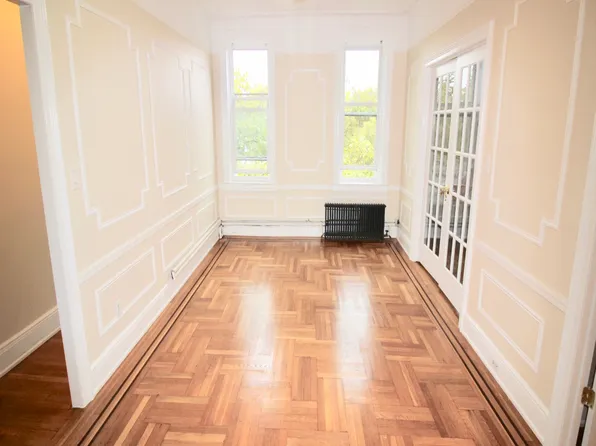 202 Marine Avenue image 1 of 7